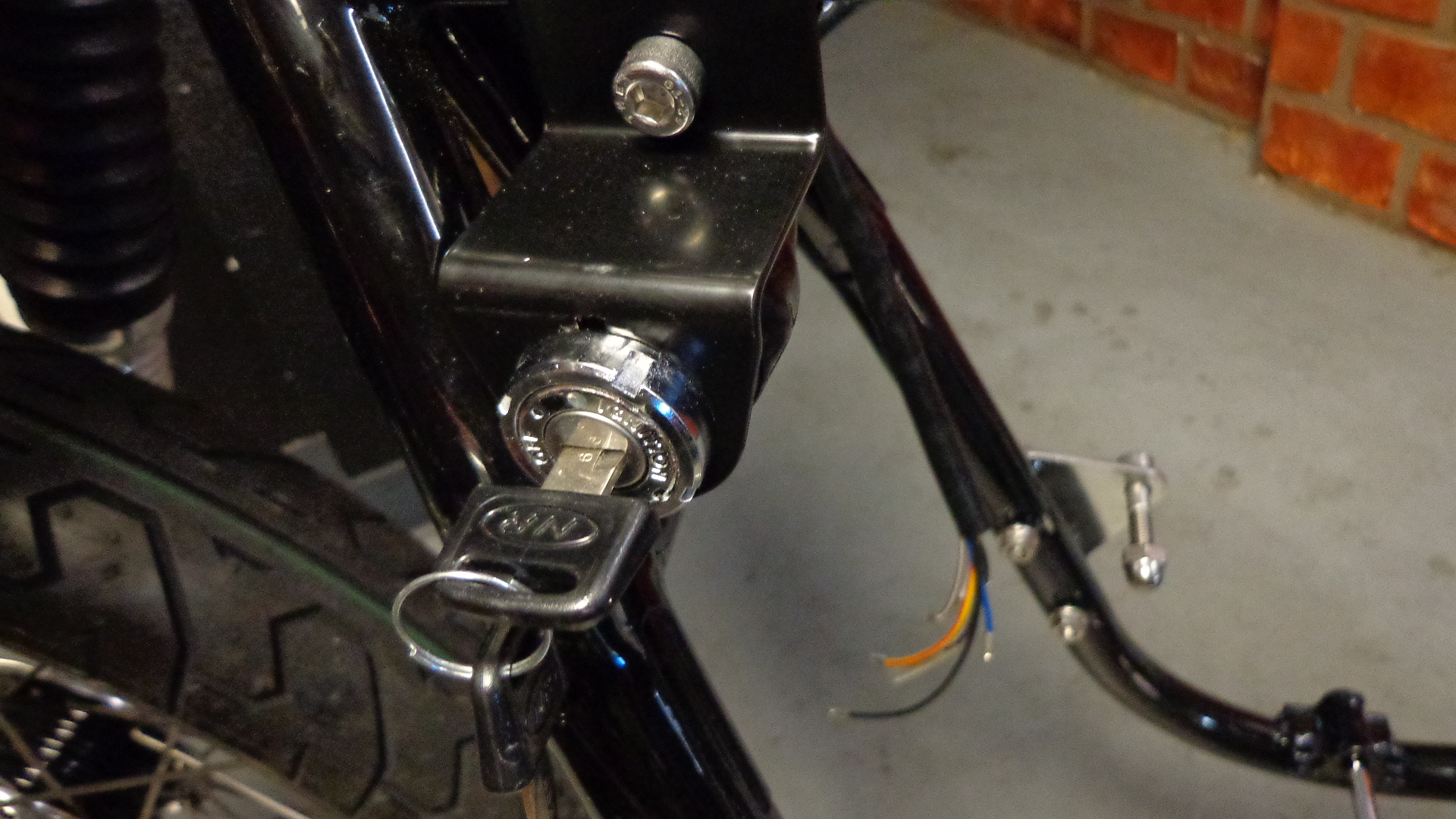 Honda CB 750 Four K0 K1 K2 K6 ignition switch bracket mounting kit